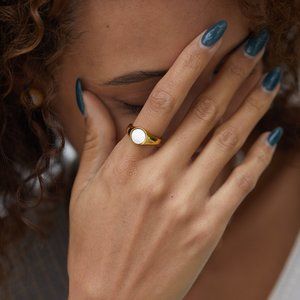 18K gold plated fashionable ring,mother of pearl,designer,trendy,unique,stylish